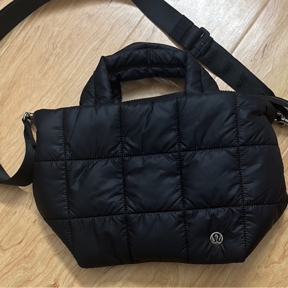 Lululemon Quilted Grid Tote Bag Mini 5L - Picture 6 of 10